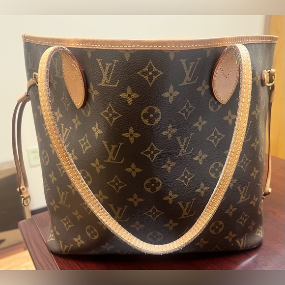 Louis Vuitton Handbags - Authentic Louis Vuitton Neverfull MM